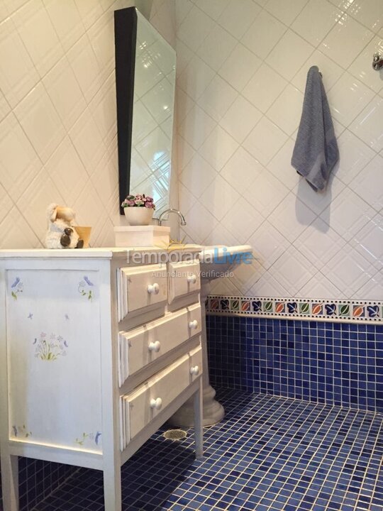 Casa para alquiler de vacaciones em Campos do Jordão (Alto do Capivari)