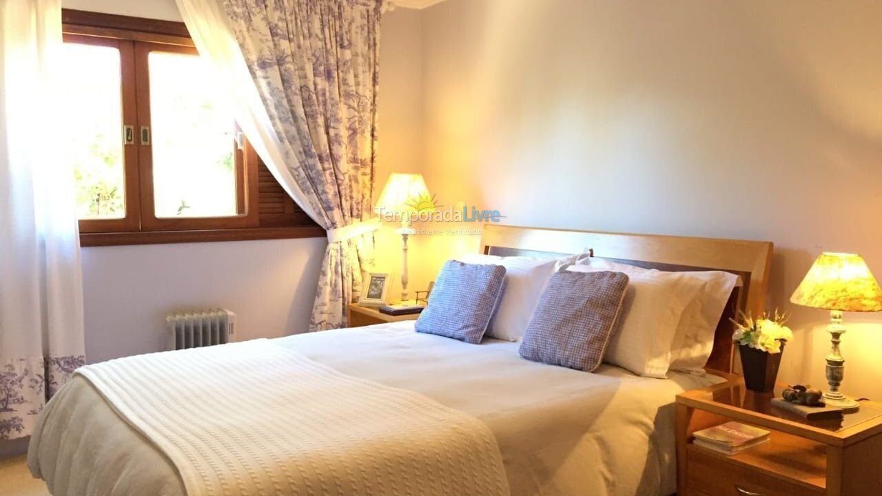 Casa para alquiler de vacaciones em Campos do Jordão (Alto do Capivari)