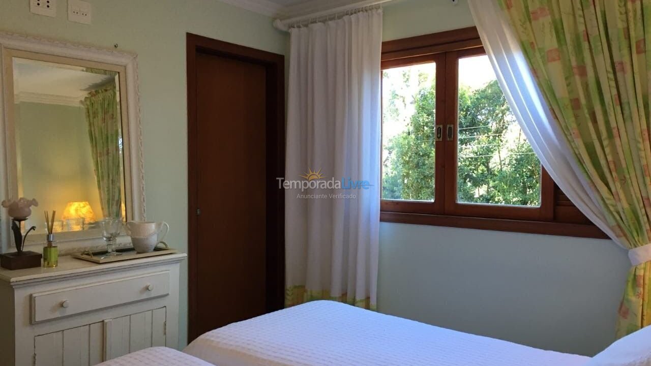 Casa para alquiler de vacaciones em Campos do Jordão (Alto do Capivari)