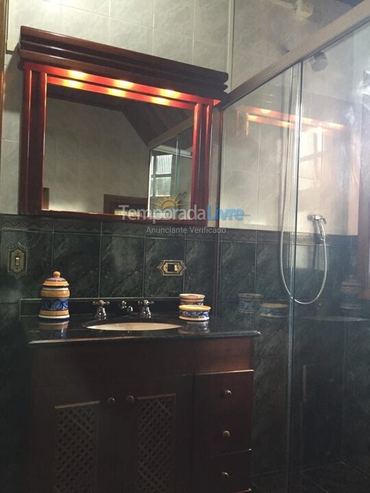 Casa para alquiler de vacaciones em Campos do Jordão (Alto do Capivari)