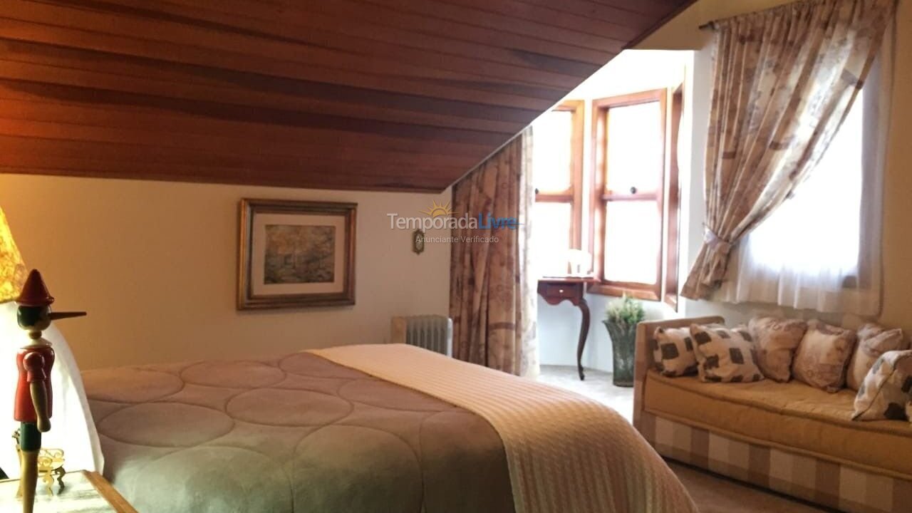 Casa para alquiler de vacaciones em Campos do Jordão (Alto do Capivari)