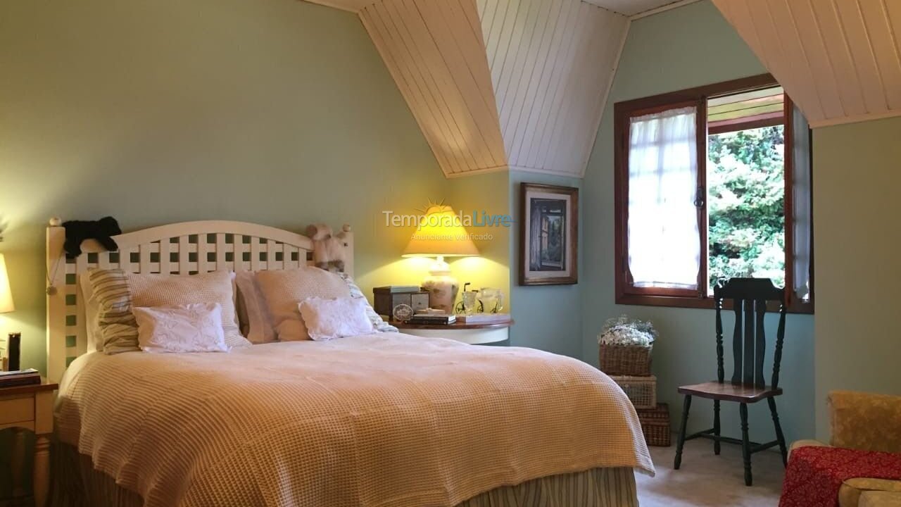 Casa para alquiler de vacaciones em Campos do Jordão (Alto do Capivari)