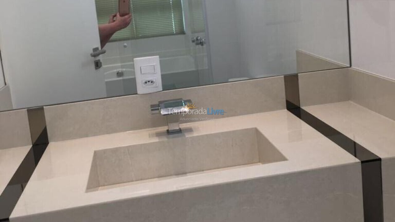 Apartment for vacation rental in Itapema (Meia Praia)