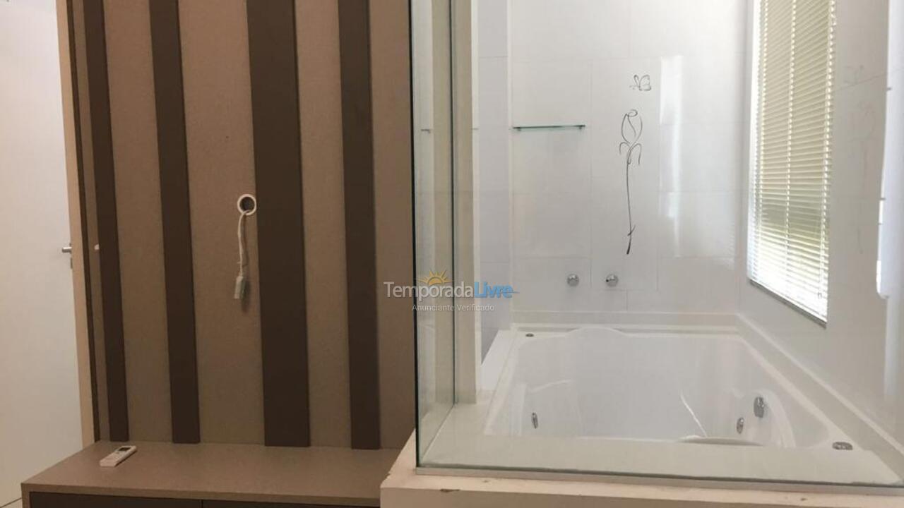 Apartment for vacation rental in Itapema (Meia Praia)