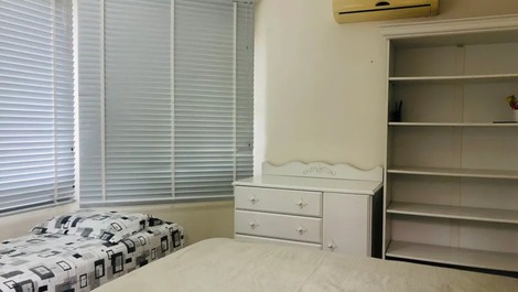 Casa con 4 habitaciones de temporada.