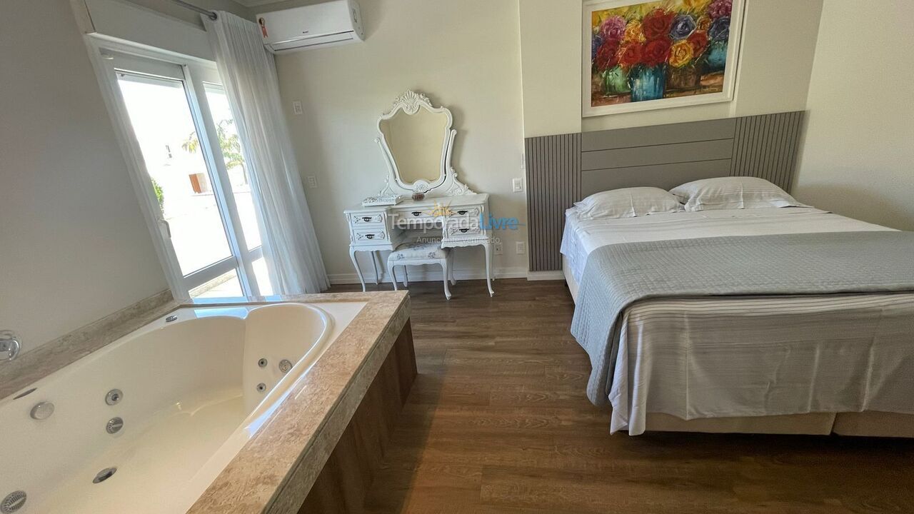 Casa para alquiler de vacaciones em Florianopolis (Jurerê Internacional)