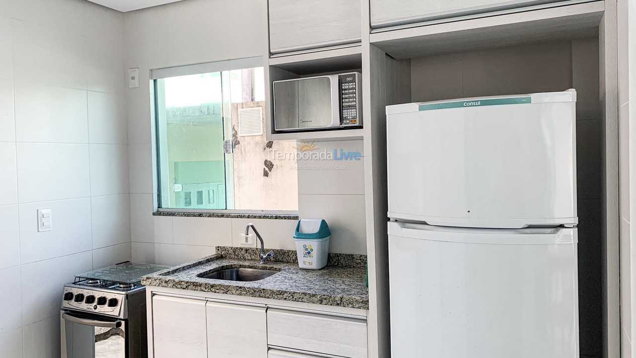 Casa para aluguel de temporada em Governador Celso Ramos (Praia de Palmas)