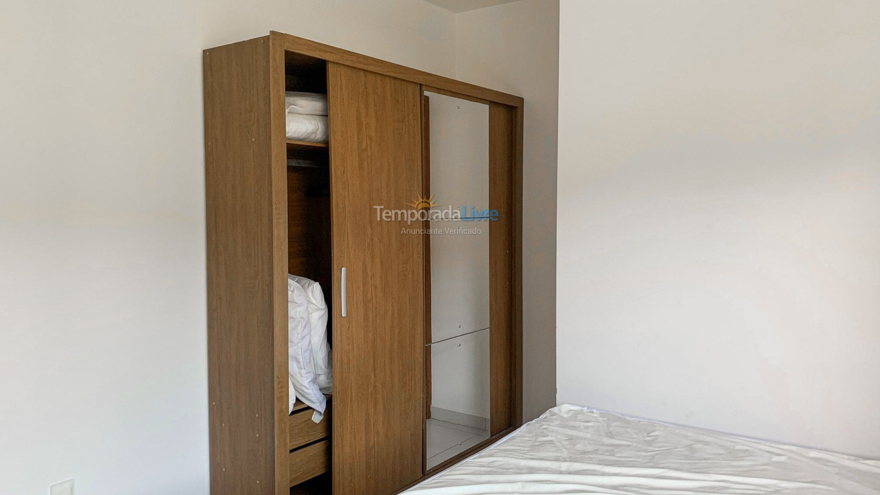 Casa para aluguel de temporada em Governador Celso Ramos (Praia de Palmas)