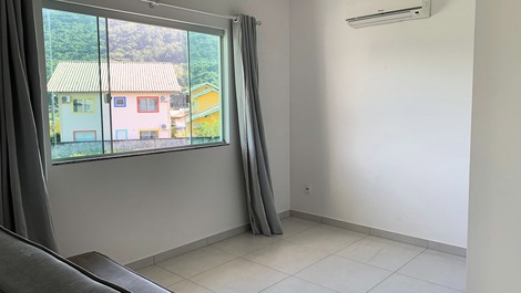 Casa Espaçosa de 3 Dormitórios na Linda Praia de Palmas!