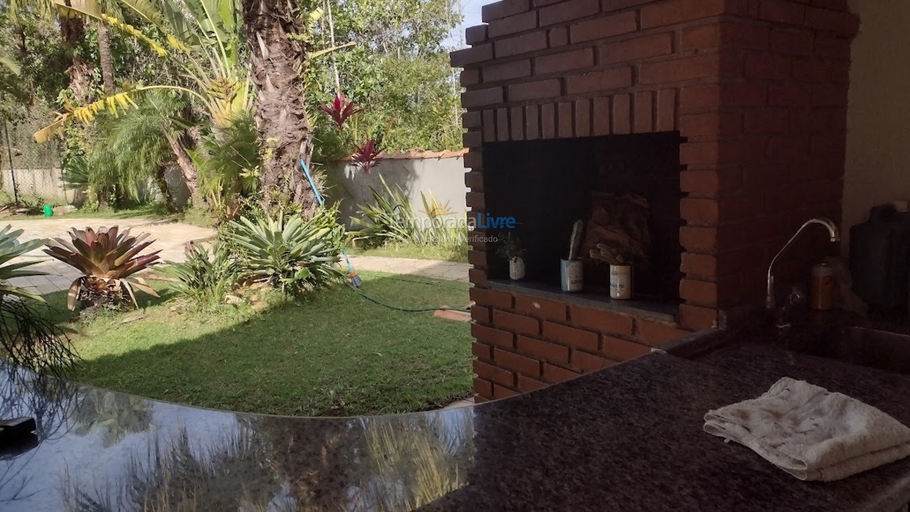 Casa para alquiler de vacaciones em Bertioga (Condominio Morada da Praia)