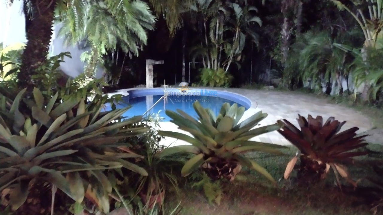 Casa para alquiler de vacaciones em Bertioga (Condominio Morada da Praia)