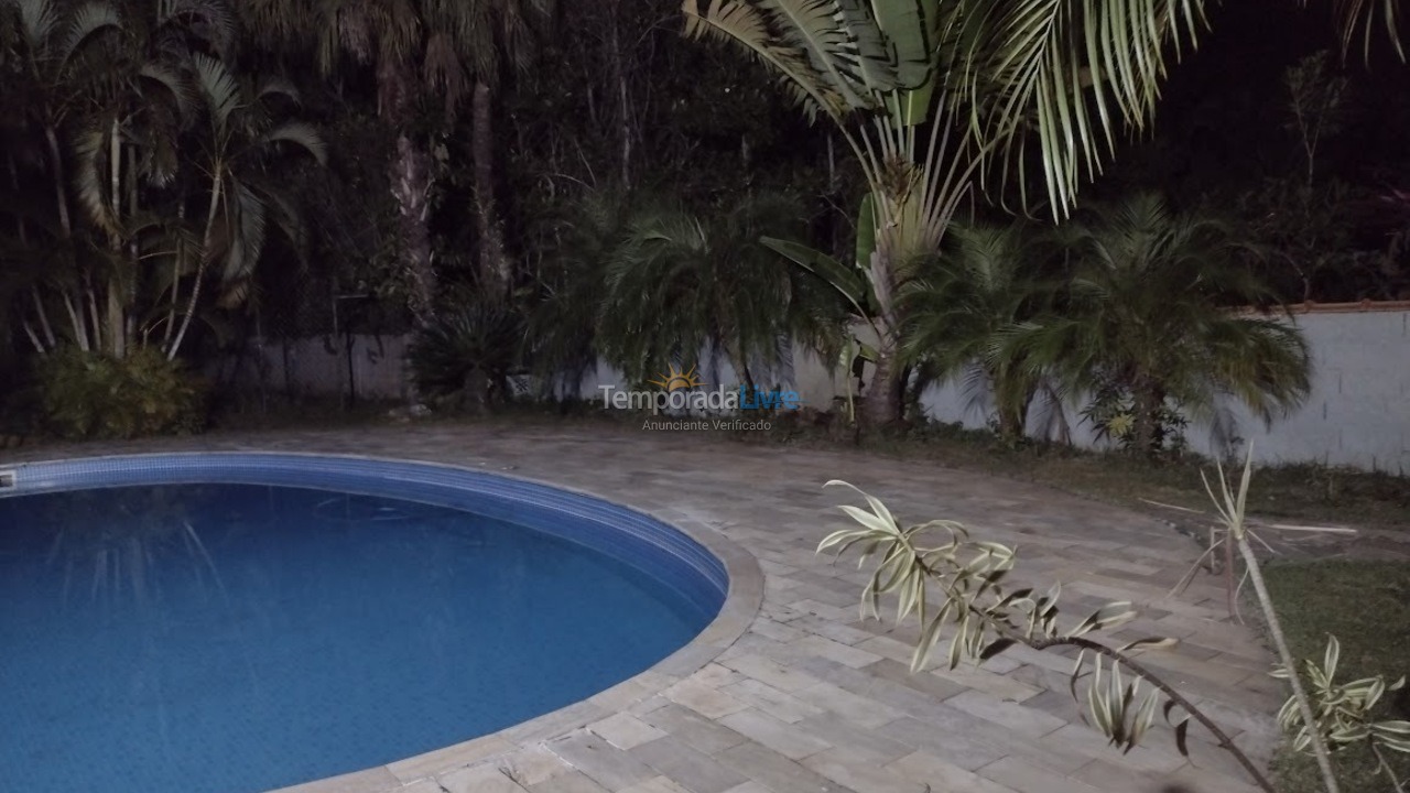 Casa para alquiler de vacaciones em Bertioga (Condominio Morada da Praia)