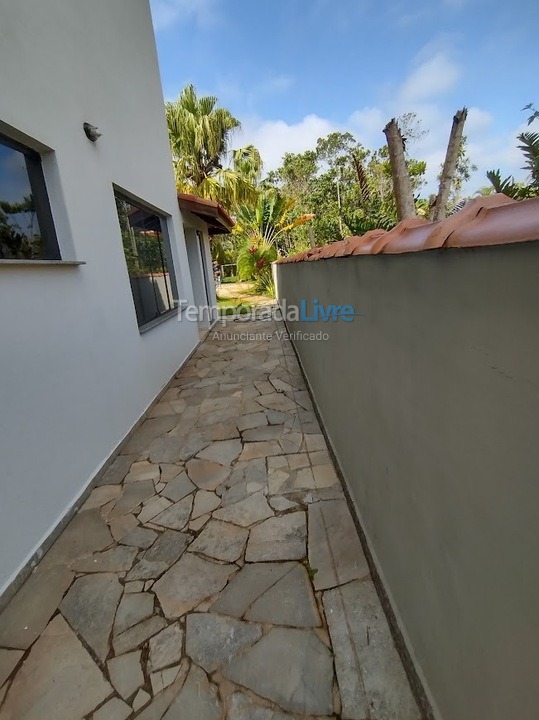 Casa para alquiler de vacaciones em Bertioga (Condominio Morada da Praia)