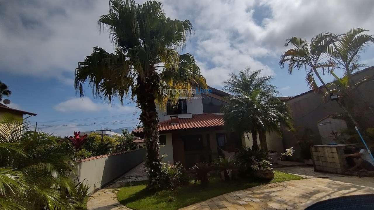 Casa para alquiler de vacaciones em Bertioga (Condominio Morada da Praia)