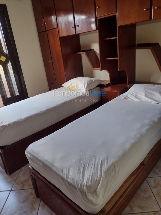 Casa para alquiler de vacaciones em Bertioga (Condominio Morada da Praia)