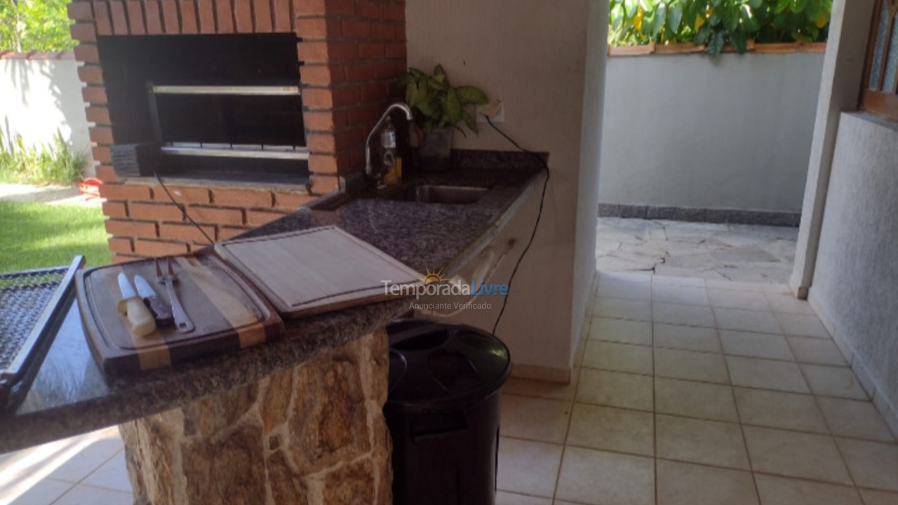 Casa para alquiler de vacaciones em Bertioga (Condominio Morada da Praia)
