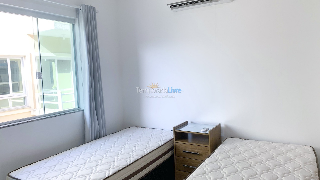 Casa para alquiler de vacaciones em Governador Celso Ramos (Praia de Palmas)