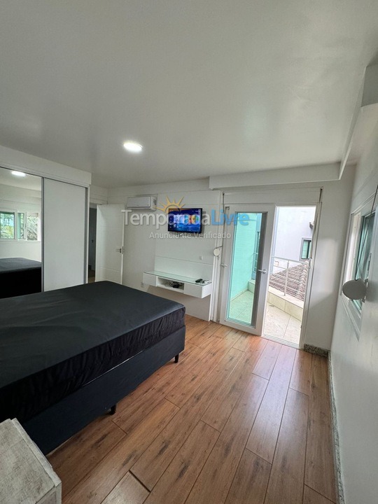 Casa para alquiler de vacaciones em Balneário Camboriú (Praia do Estaleirinho)