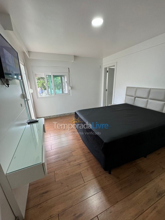 Casa para alquiler de vacaciones em Balneário Camboriú (Praia do Estaleirinho)