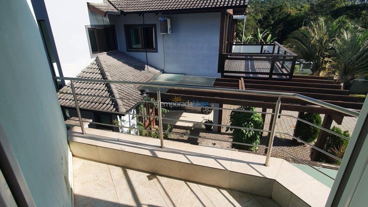 Casa para alquiler de vacaciones em Balneário Camboriú (Praia do Estaleirinho)