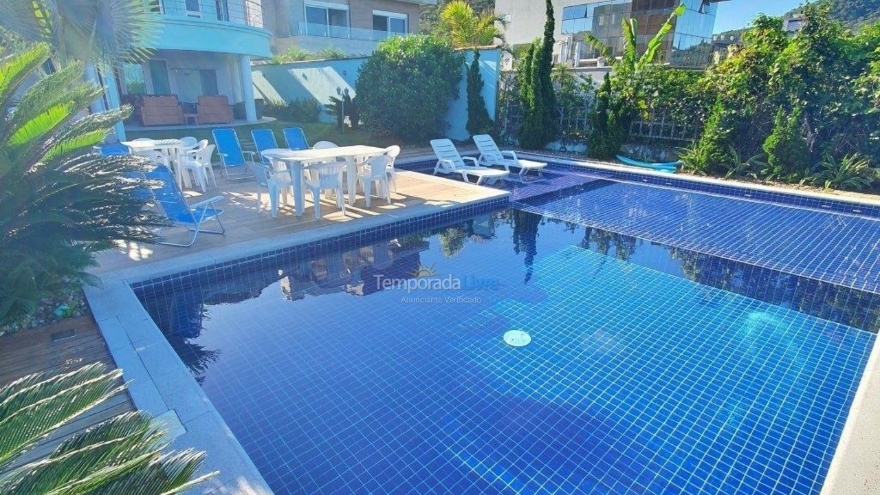 Casa para alquiler de vacaciones em Balneário Camboriú (Praia do Estaleirinho)