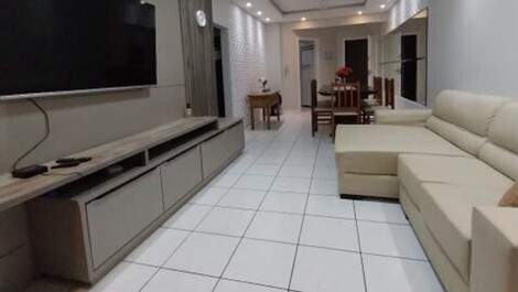 Sala com 2 ambientes com tv e wi-fi