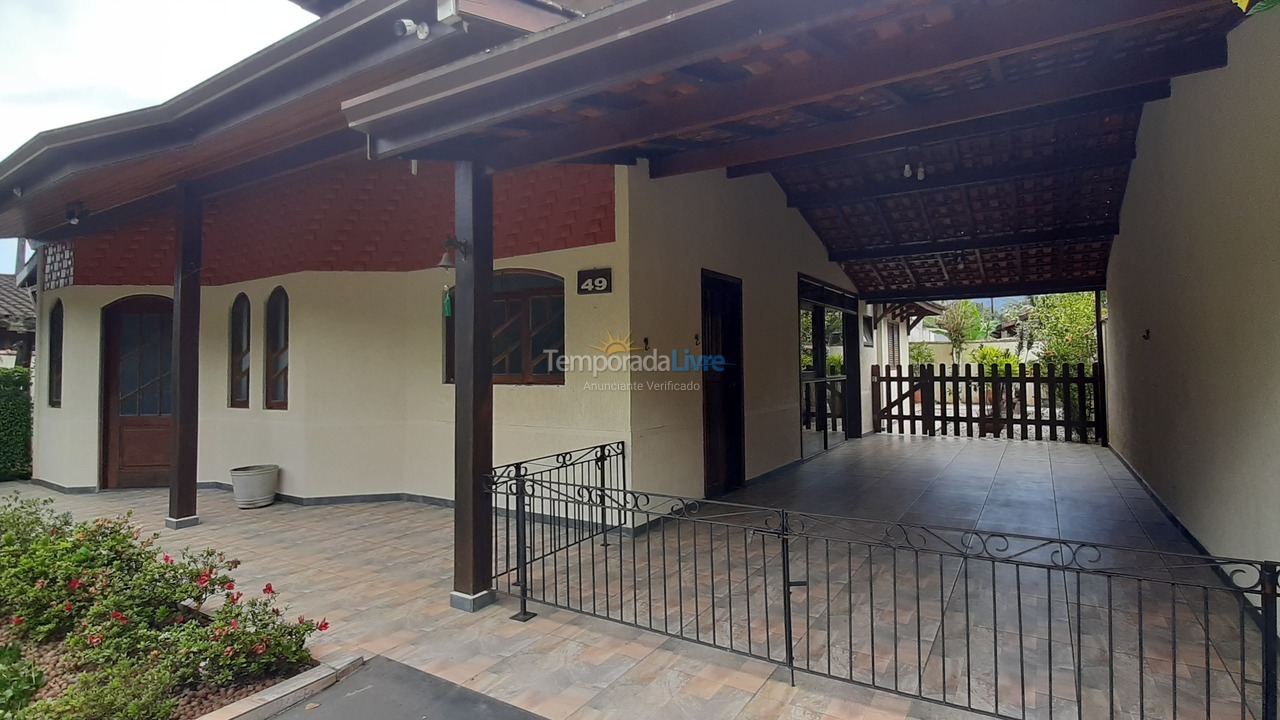 Casa para aluguel de temporada em Ubatuba (Horto Florestal)