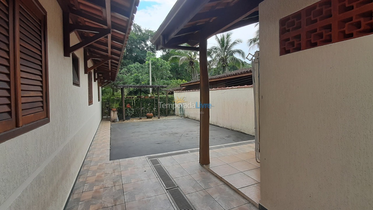 Casa para aluguel de temporada em Ubatuba (Horto Florestal)