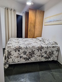 APARTMENT FOR 6 PEOPLE, GREAT LOCATION, BERTIOGA - ENSEADA