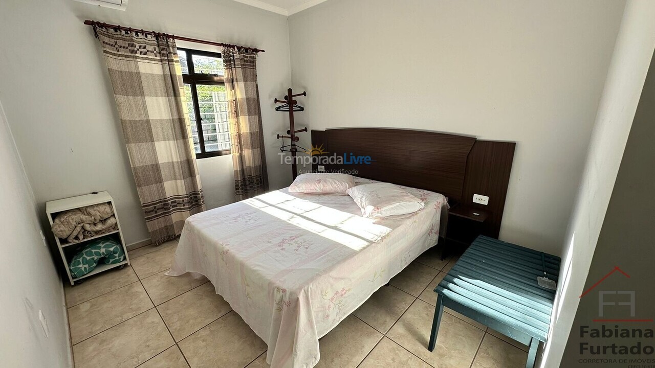 Casa para aluguel de temporada em São Francisco do Sul (Ubatuba)