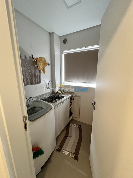 Apartamento para aluguel de temporada em Itapema (Meia Praia)