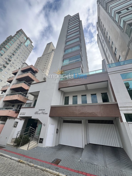 Apartamento para aluguel de temporada em Itapema (Meia Praia)