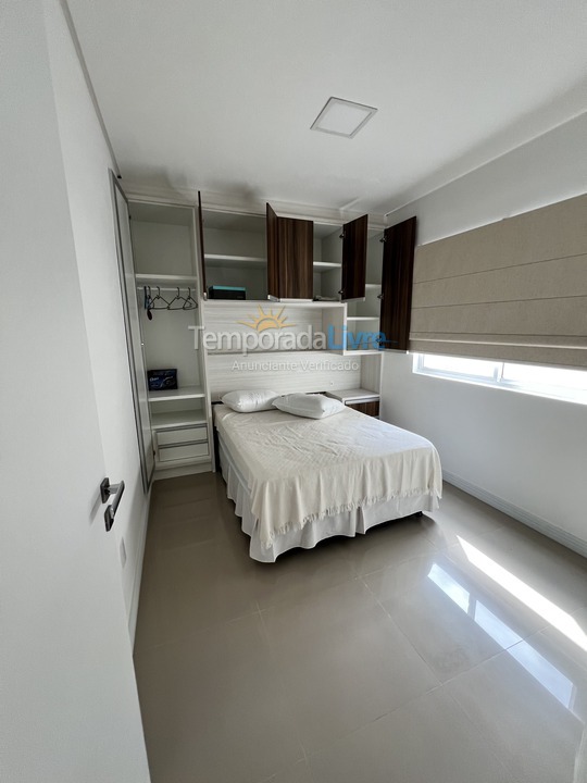 Apartamento para aluguel de temporada em Itapema (Meia Praia)