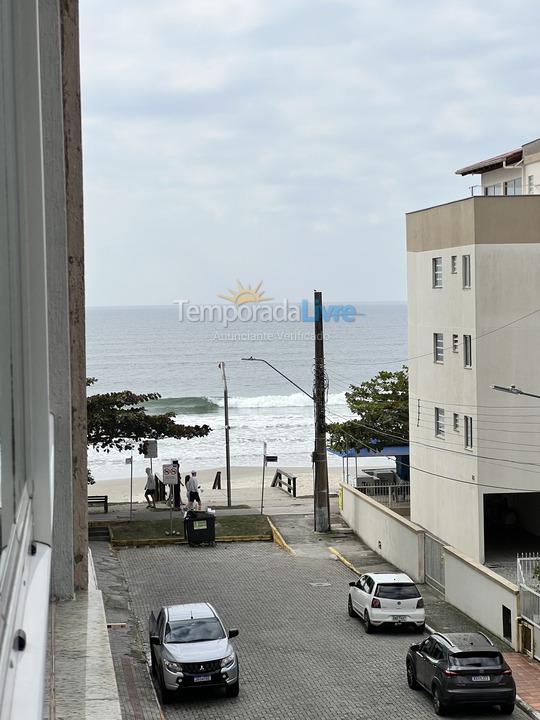 Apartamento para aluguel de temporada em Itapema (Meia Praia)