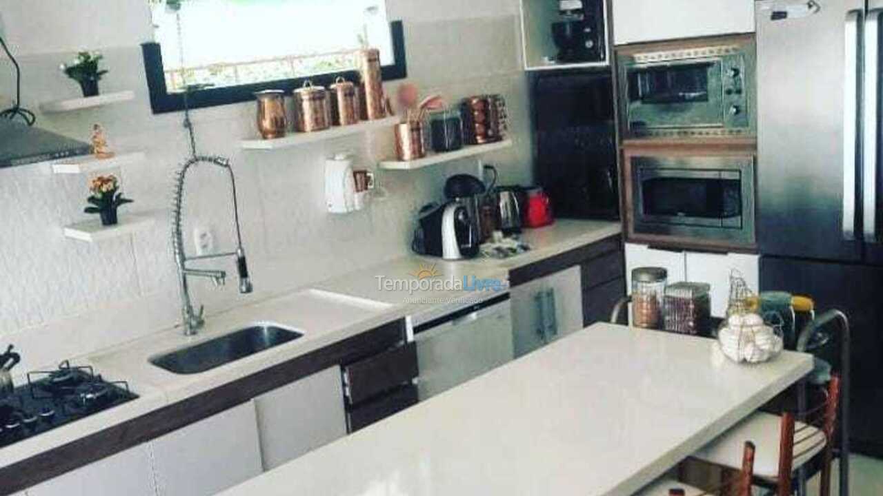 Casa para aluguel de temporada em Itaparica (Porto Santo)