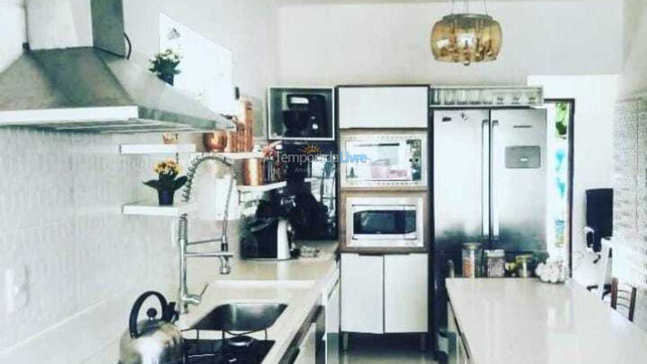 Casa para aluguel de temporada em Itaparica (Porto Santo)