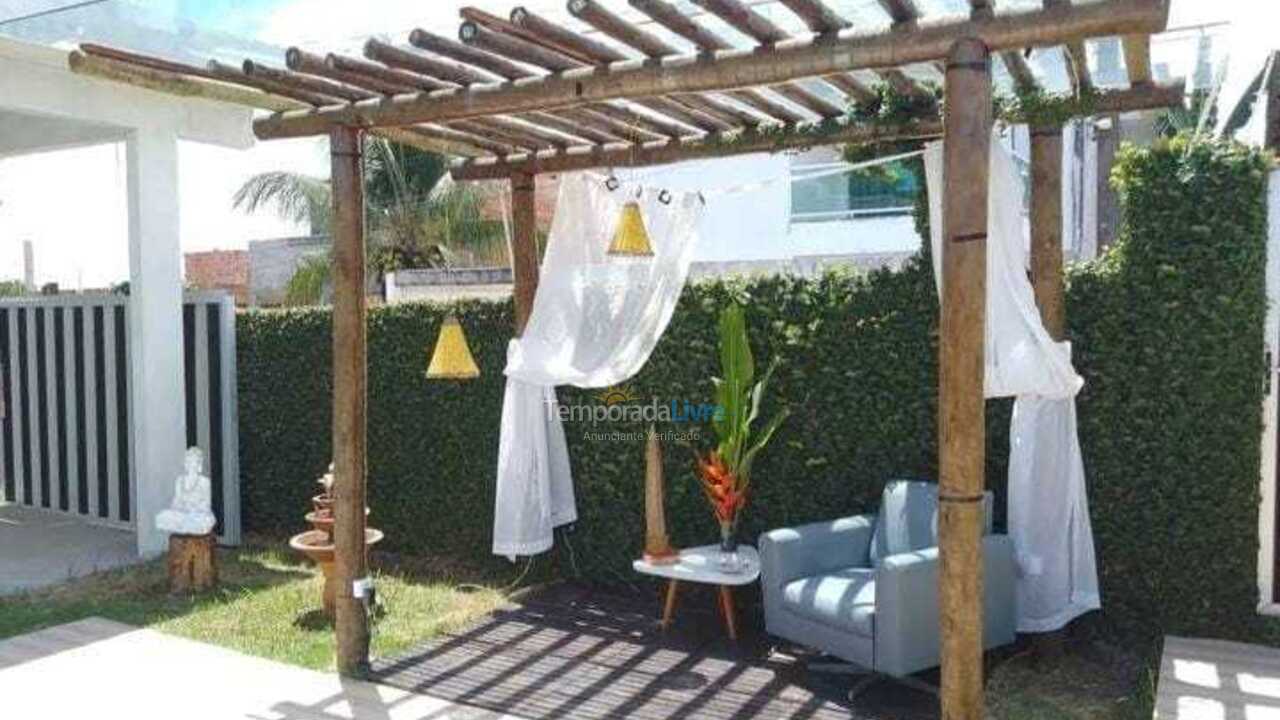 Casa para aluguel de temporada em Itaparica (Porto Santo)