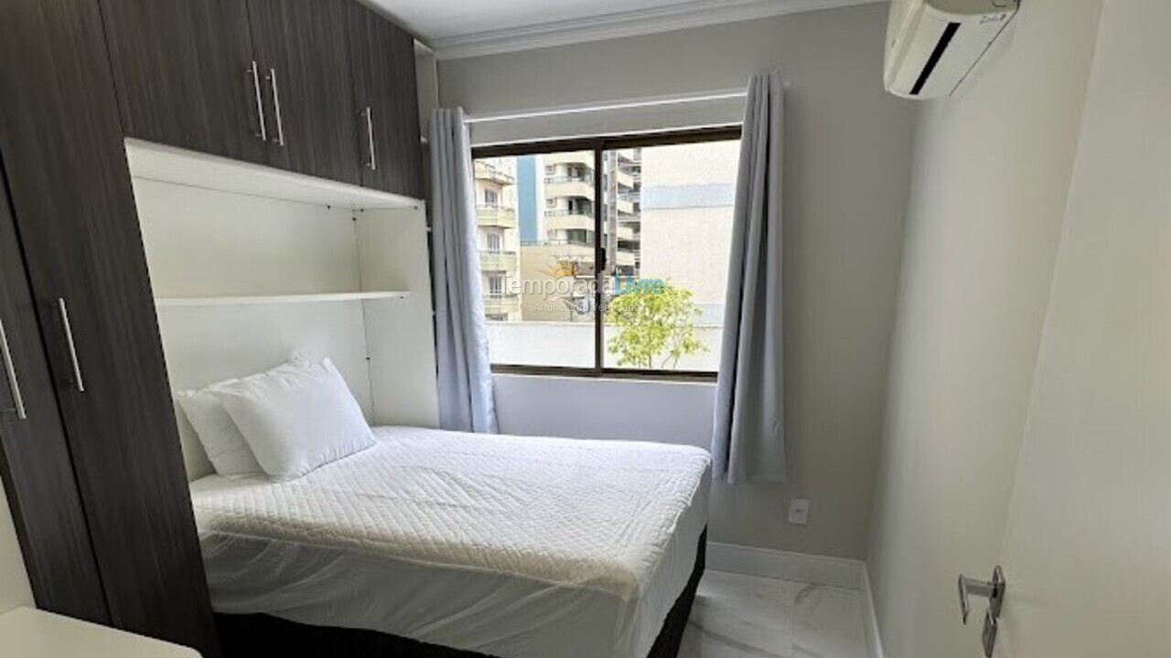 Apartamento para aluguel de temporada em Itapema (Meia Praia)