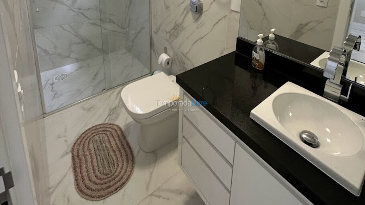 Apartamento para aluguel de temporada em Itapema (Meia Praia)