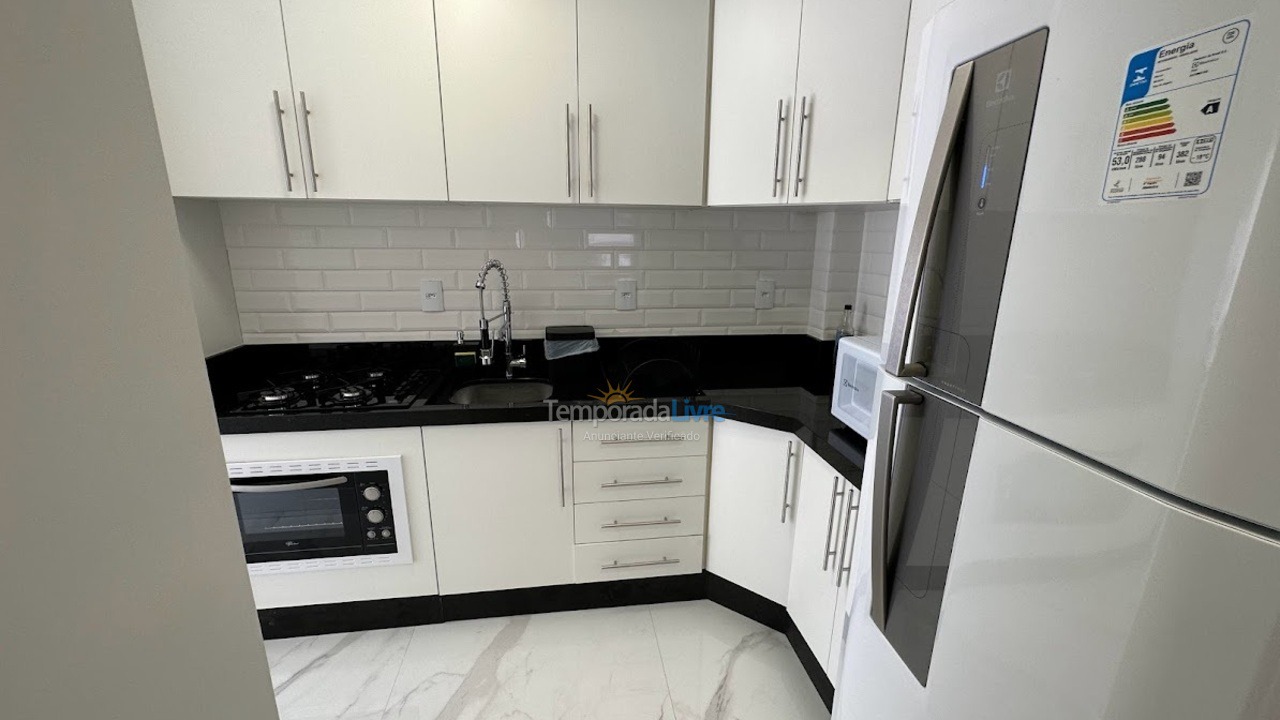 Apartamento para aluguel de temporada em Itapema (Meia Praia)