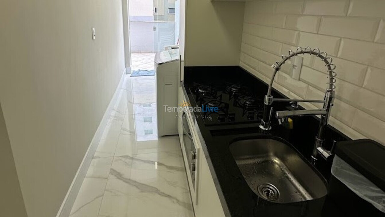 Apartamento para aluguel de temporada em Itapema (Meia Praia)