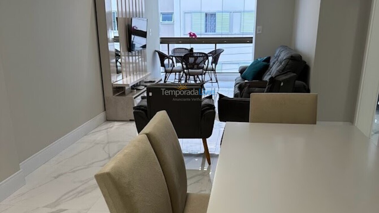 Apartamento para aluguel de temporada em Itapema (Meia Praia)