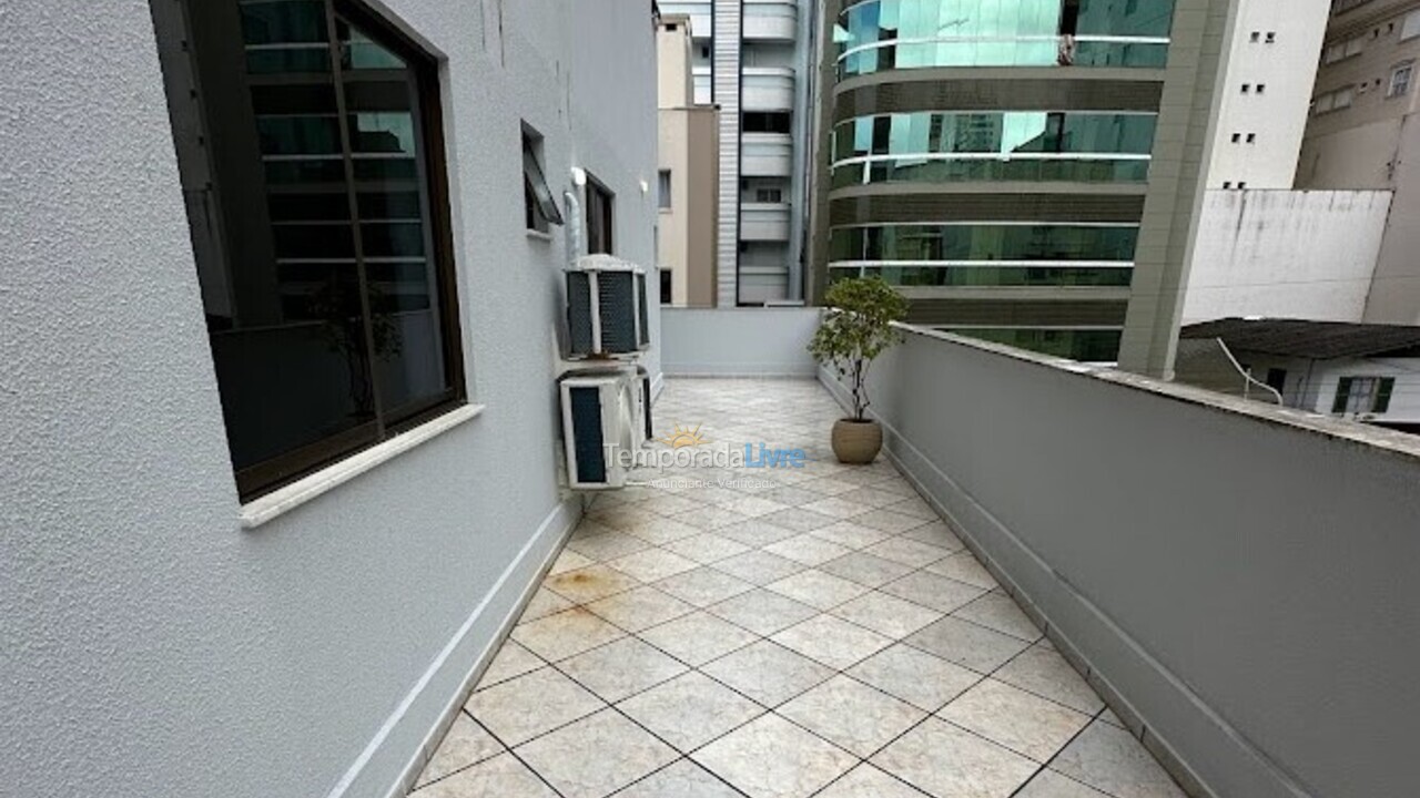 Apartamento para aluguel de temporada em Itapema (Meia Praia)