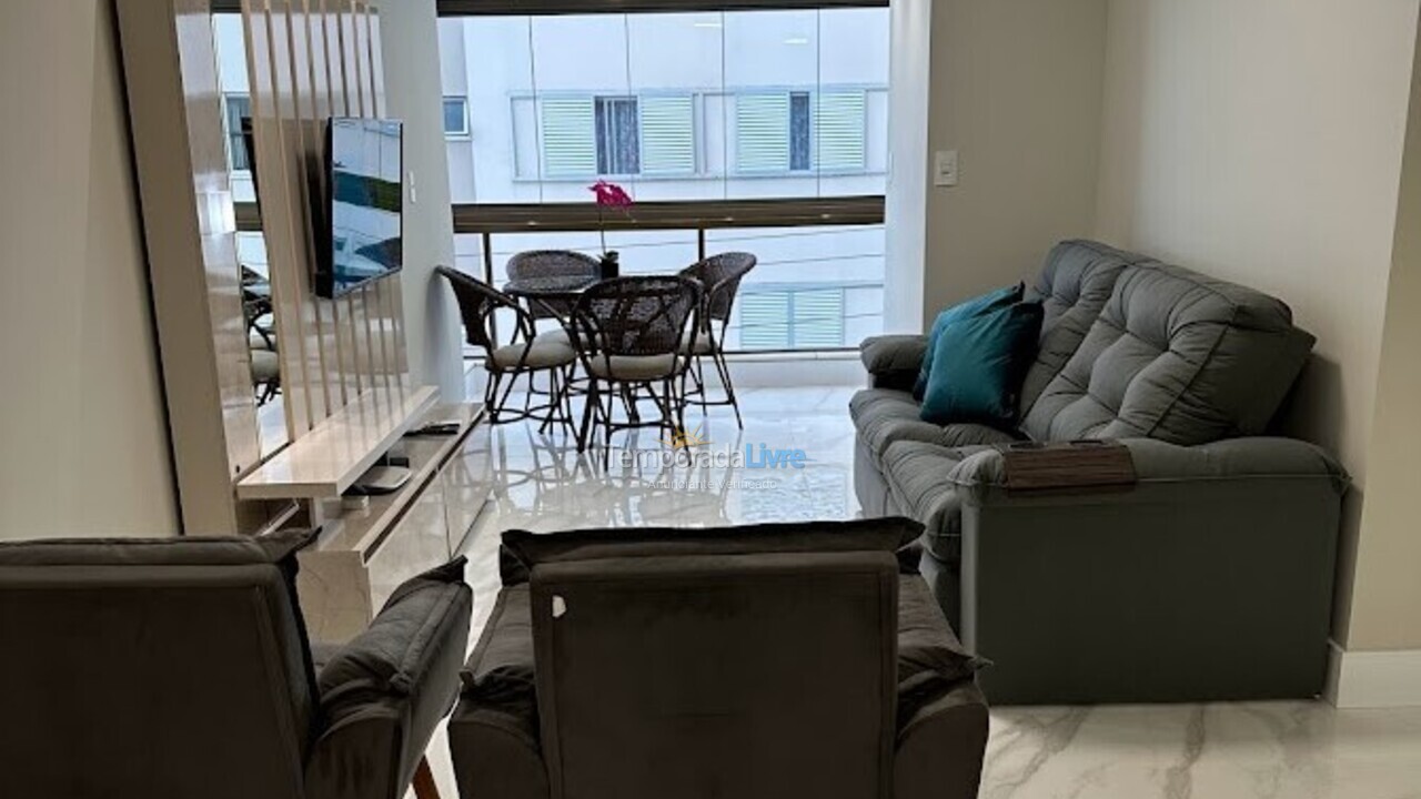 Apartamento para aluguel de temporada em Itapema (Meia Praia)