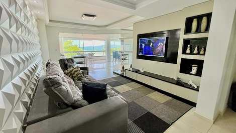 APARTAMENTO FRENTE AO MAR - TOP MELHOR LOCALIZAÇÃO DA PRAIA ITAPEMA