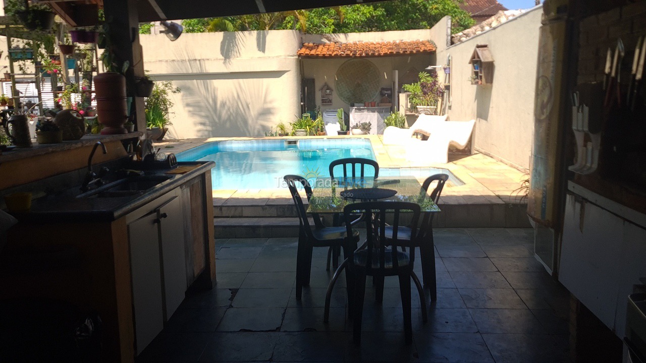 Casa para aluguel de temporada em Guarujá (Praia do Pernambuco)