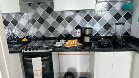 Liquidificador,  cafeteira elétrica, cafeteira italiana  garrafas térmica, sanduíches, pra facilitar sua estadia!! 