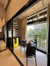 Apartamento Studio novo e completo! 900m da Vila!