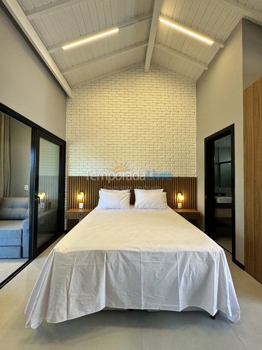 Apartamento para aluguel de temporada em Mata de São João (Praia do Forte)