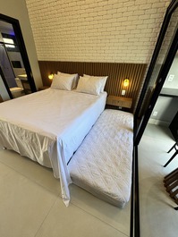 Apartamento Studio novo e completo! 900m da Vila!